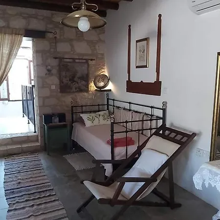 Aliki's House 1+ 2 Polis