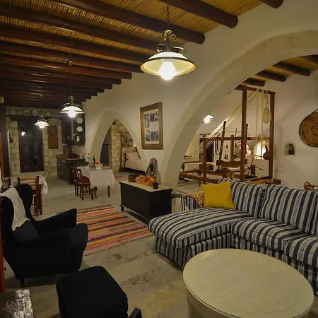 Aliki's House 1+ 2 * Polis