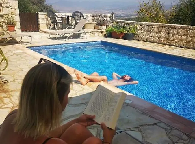 Aliki's House 1+ 2 Lantställe