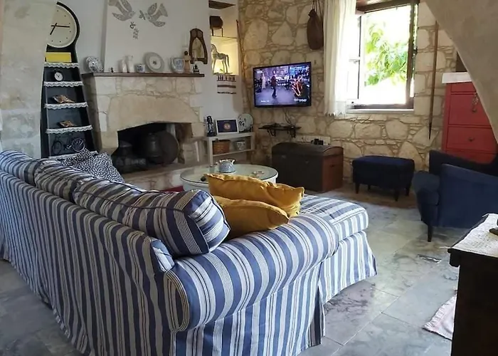 Aliki's House 1+ 2 Polis