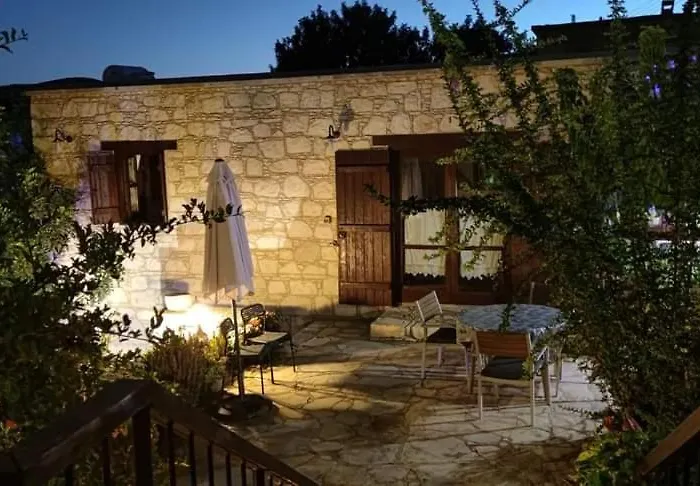 Aliki's House 1+ 2 Lantställe