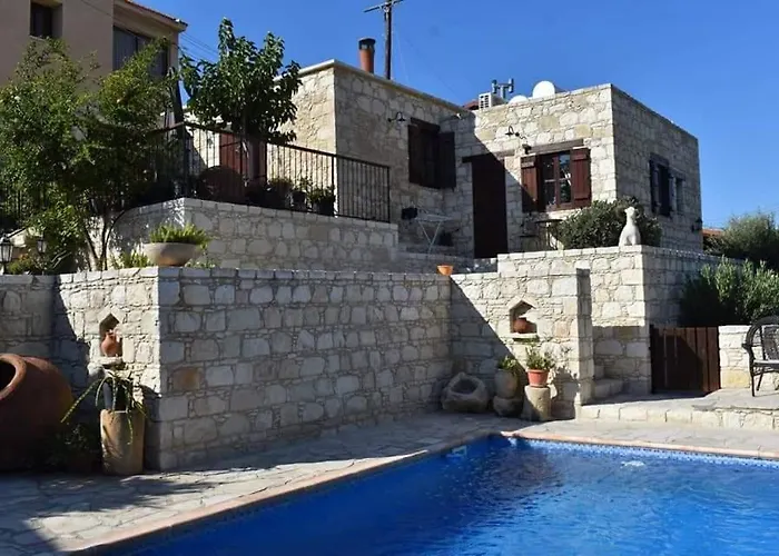 Aliki's House 1+ 2 Lantställe